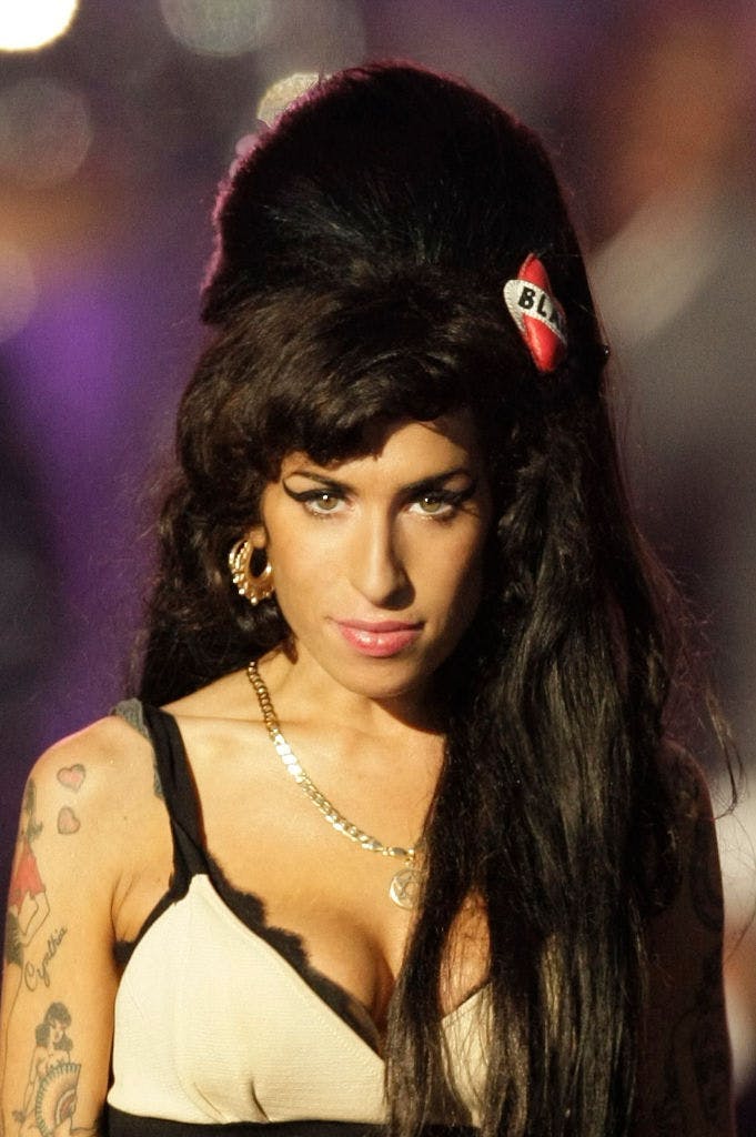 amy winehouse outfits