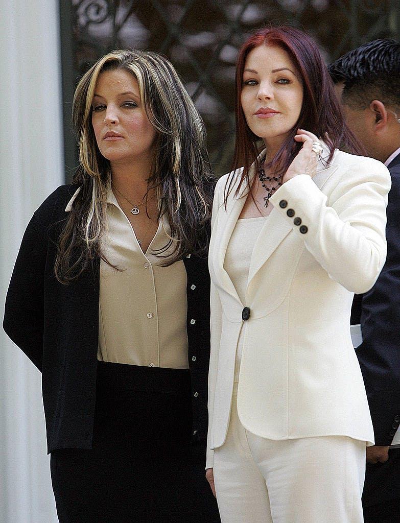 Priscilla Presley and her daughter Lisa Marie Presley.