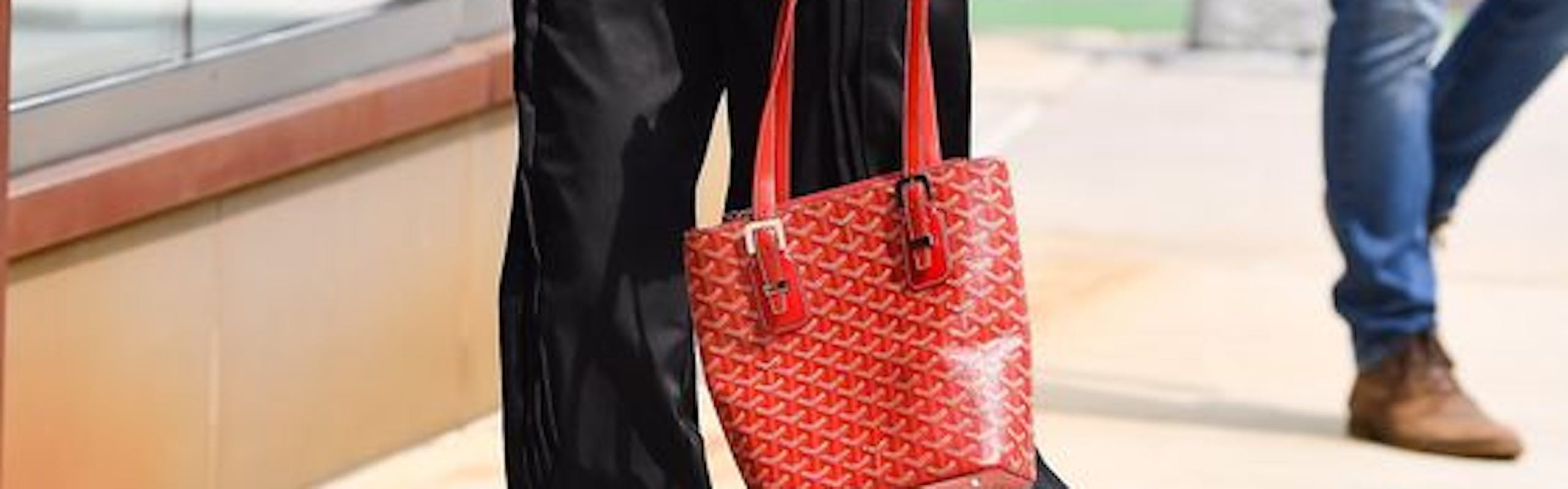 Bella Hadid wearing the Goyard Anjou mini bag in New York, July 2021. 