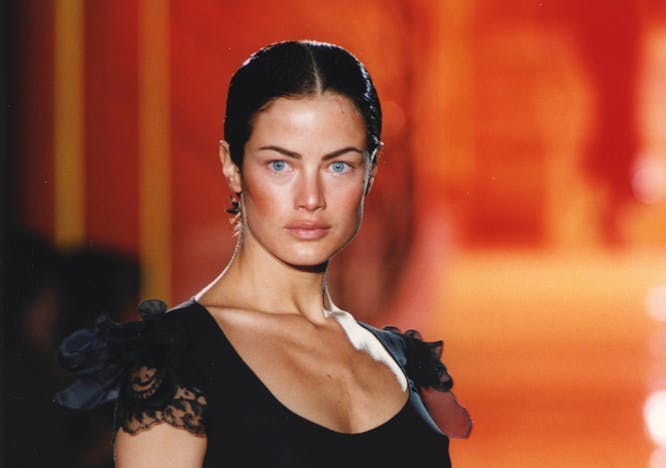 Carolyn Murphy on the Versace runway in '97