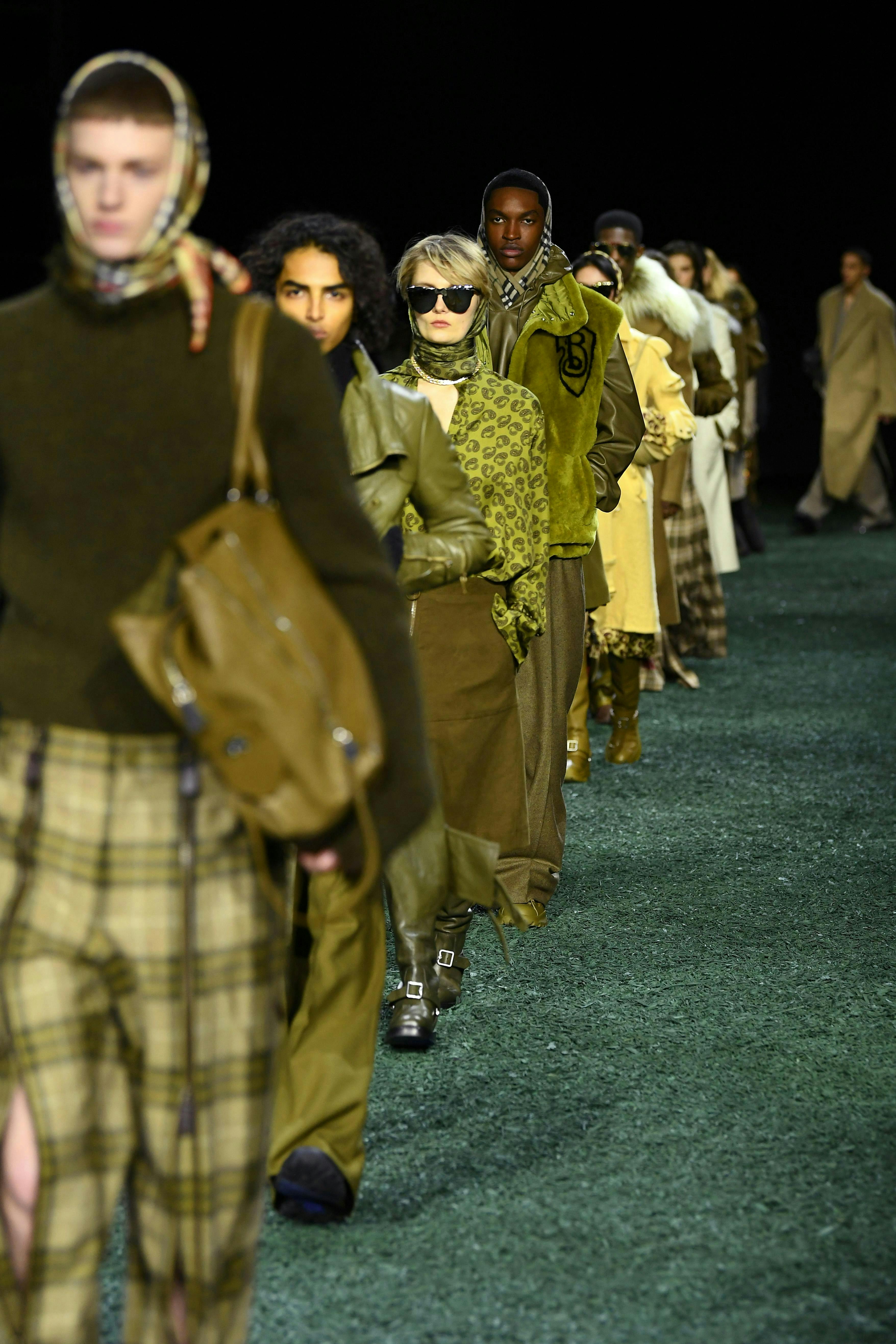 london fashion week best looks burberry runway images