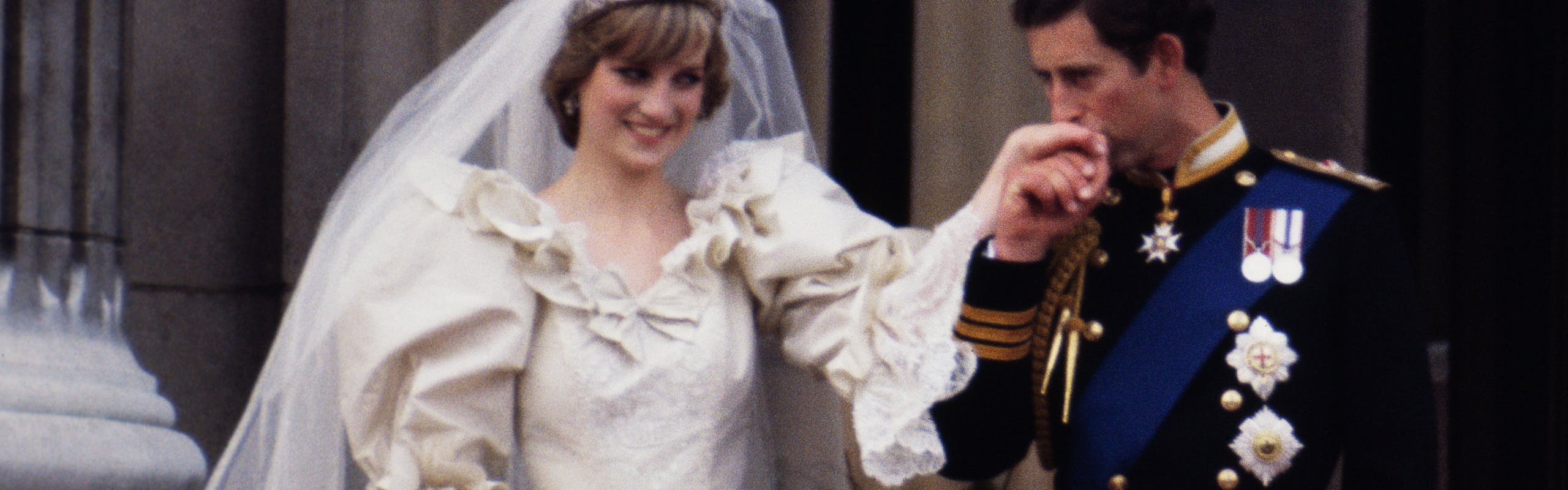 long sleeve wedding dresses: Princess Diana and Charles III.